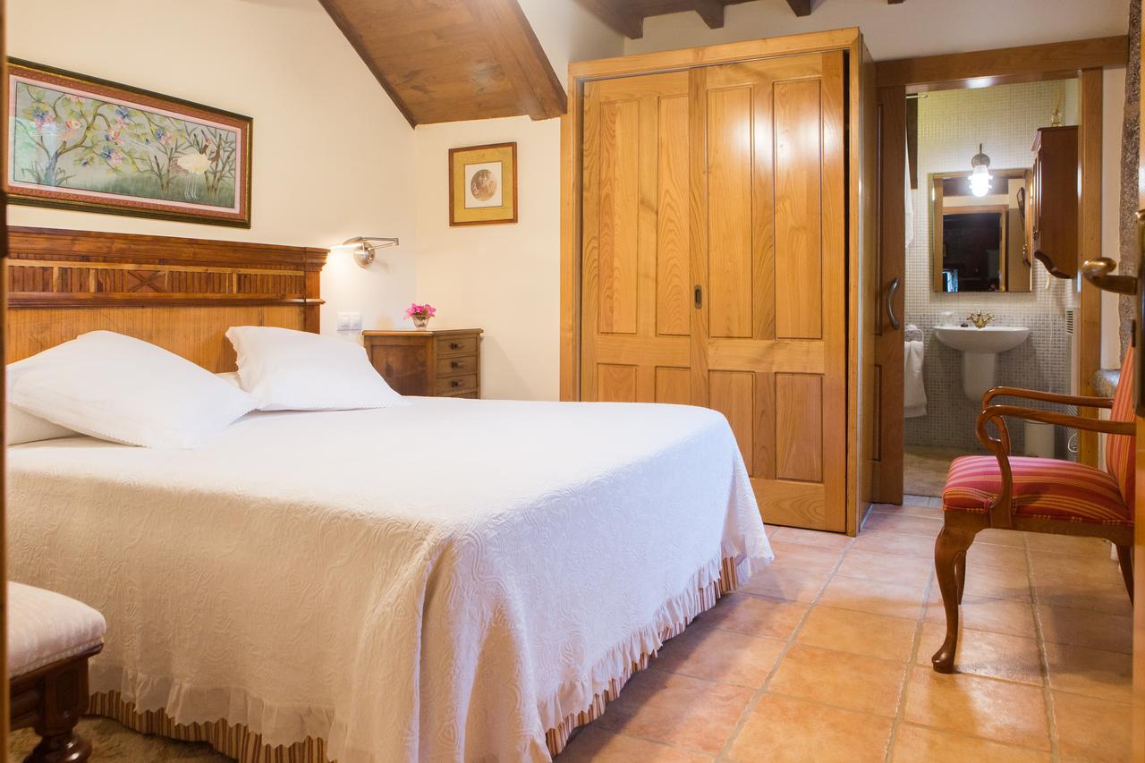 Casa Pineiro Guest House Monfero Luaran gambar